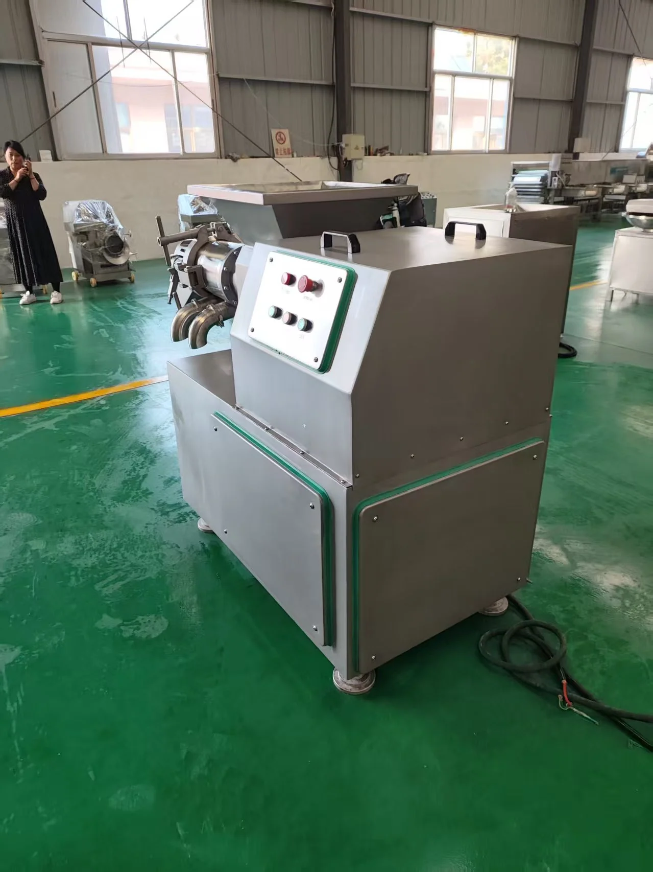 automatic-chicken-bone-meat-separator